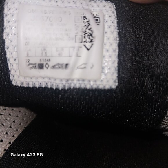 Merrell Womens Size 9 Black/White Athletic Trail Running Shoes With Treaded Sole - Picture 6 of 6